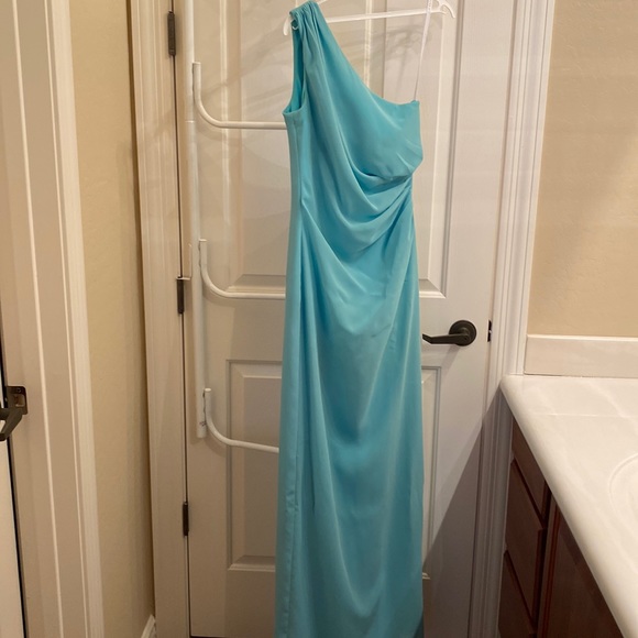 One shoulder evening dress - Picture 1 of 3